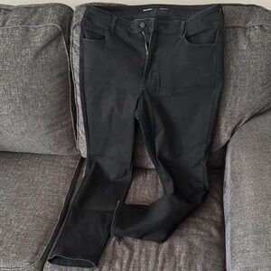 Old Navy Women's Black Skinny Jeans